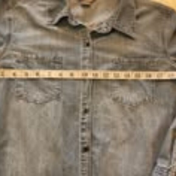 100% Cotton_ Women's Med_ Oversized button up - Picture 5 of 5